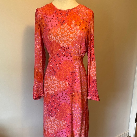 Oliver Bonas Dresses & Skirts - Oliver Bonas Vibrant Floral Long Sleeve Dress Size 14